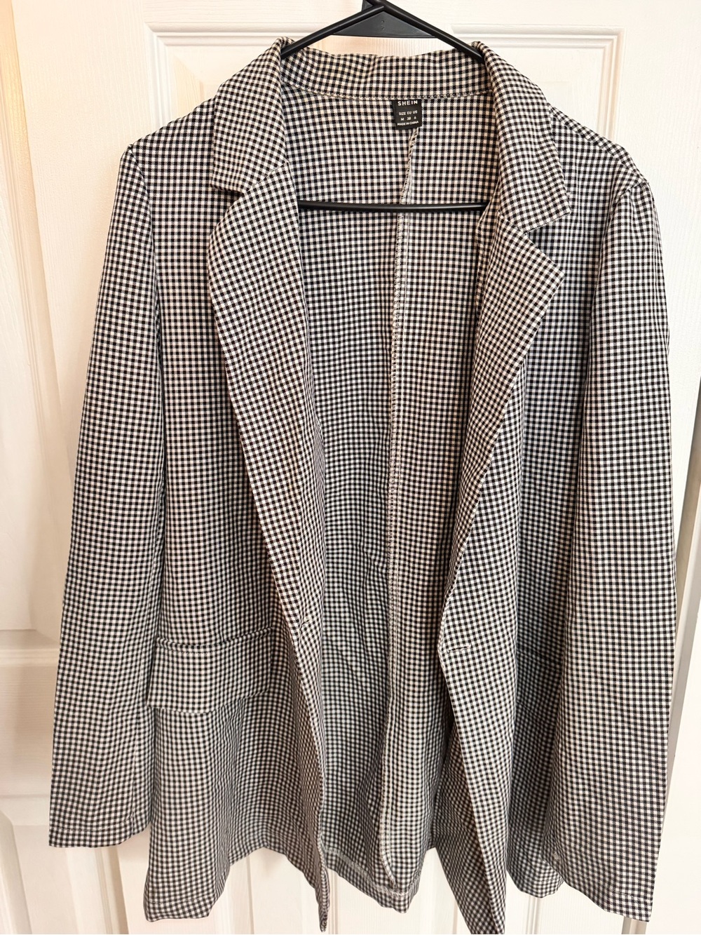 SHEIN Black & White Houndstooth Blazer